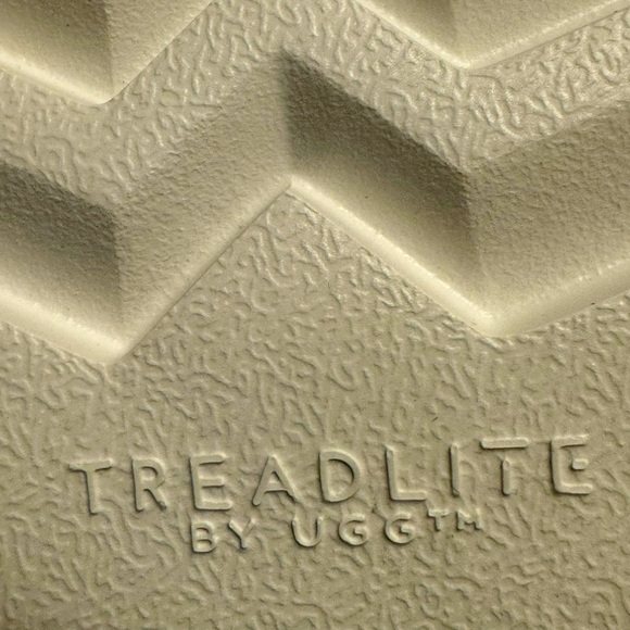 Women’s UGG Tiger Print Maxi Slipper Slide size 9 - Picture 5 of 9